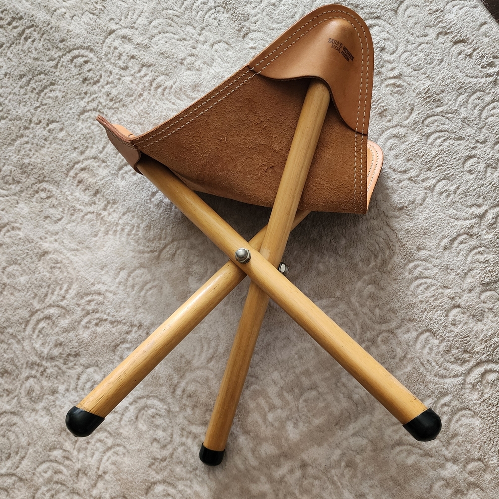 Vintage Leather Tripod Stool with Horse Design Hand Tooled - Picture 8 of 12